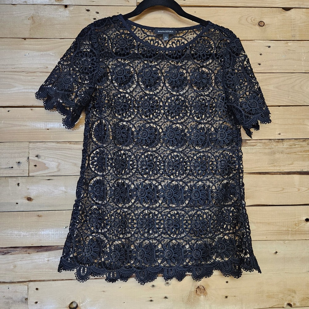 Banana Republic Black Floral Medallion Guipure Lace Top XS Scalloped